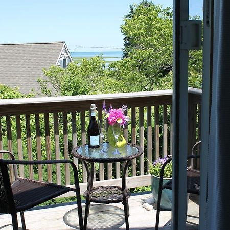 バーンズテーブル Lavender Bay Bed & Breakfast エクステリア 写真